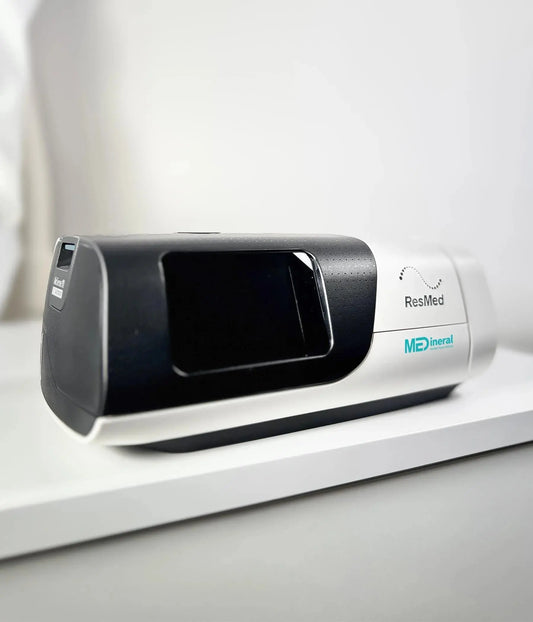 ResMed AirSense 11 AutoSet | Otomatik CPAP Cihazı | Nemlendiricili | RNX Maske Seti - Medineral