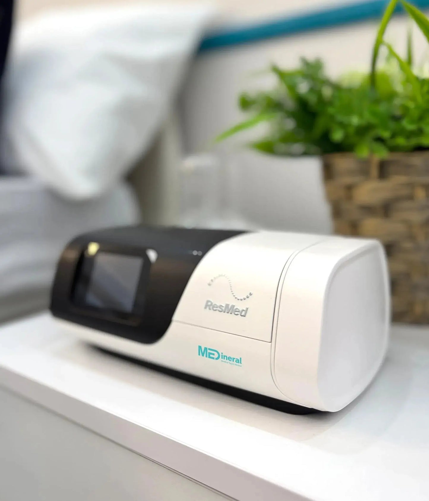 ResMed AirSense 11 AutoSet | Otomatik CPAP Cihazı | Nemlendiricili | RNX Maske Seti - Medineral